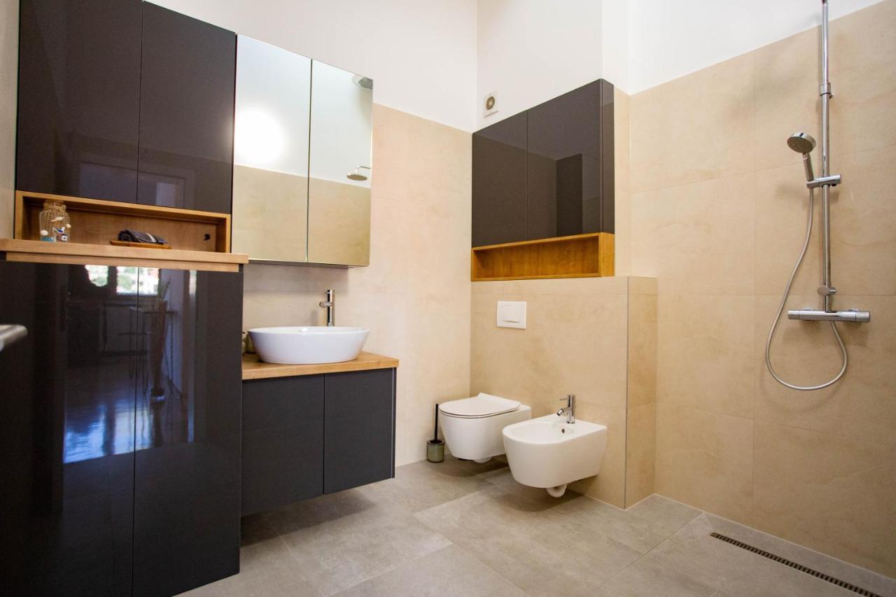 Sky Penthouse Old Bridge With Sauna And Jacuzzi โมสตาร์ ภายนอก รูปภาพ